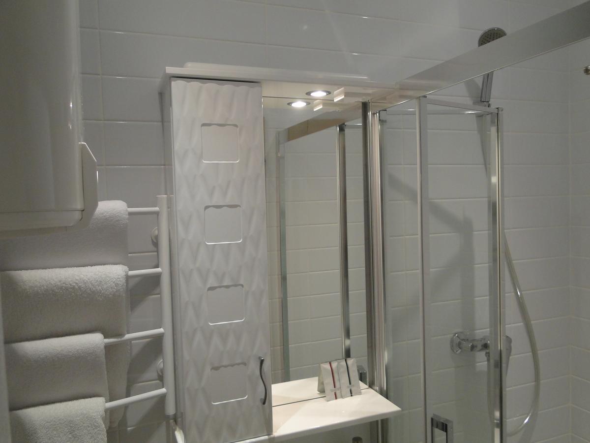 Hotel Mini Elegant à Kiev Extérieur photo