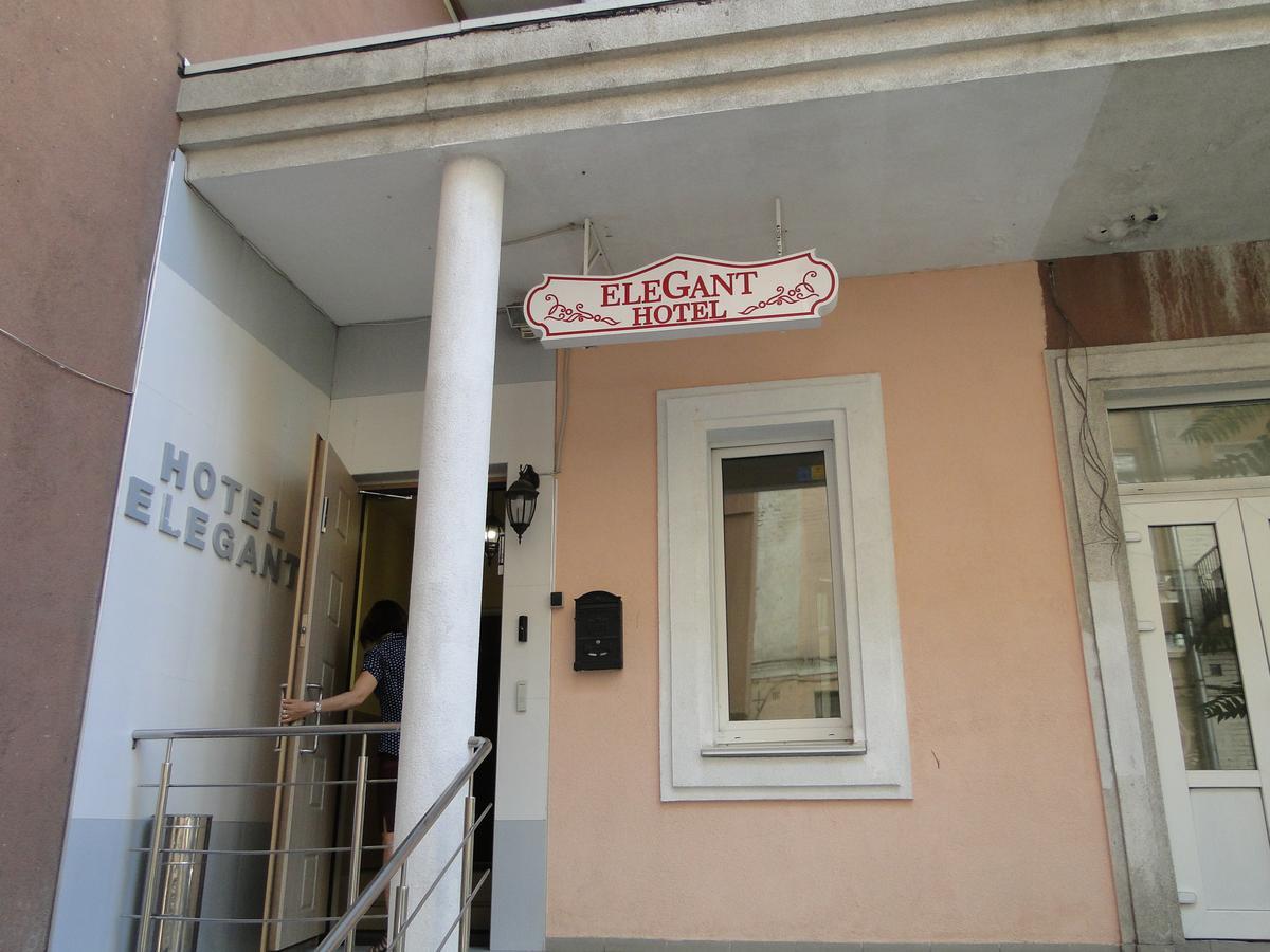 Hotel Mini Elegant à Kiev Extérieur photo